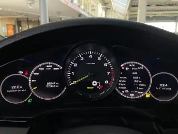 PORSCHE Cayenne PHEV Leder LED Pano Kamera Bose