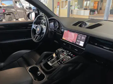 PORSCHE Cayenne PHEV Leder LED Pano Kamera Bose