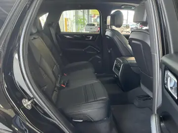 PORSCHE Cayenne PHEV Leder LED Pano Kamera Bose