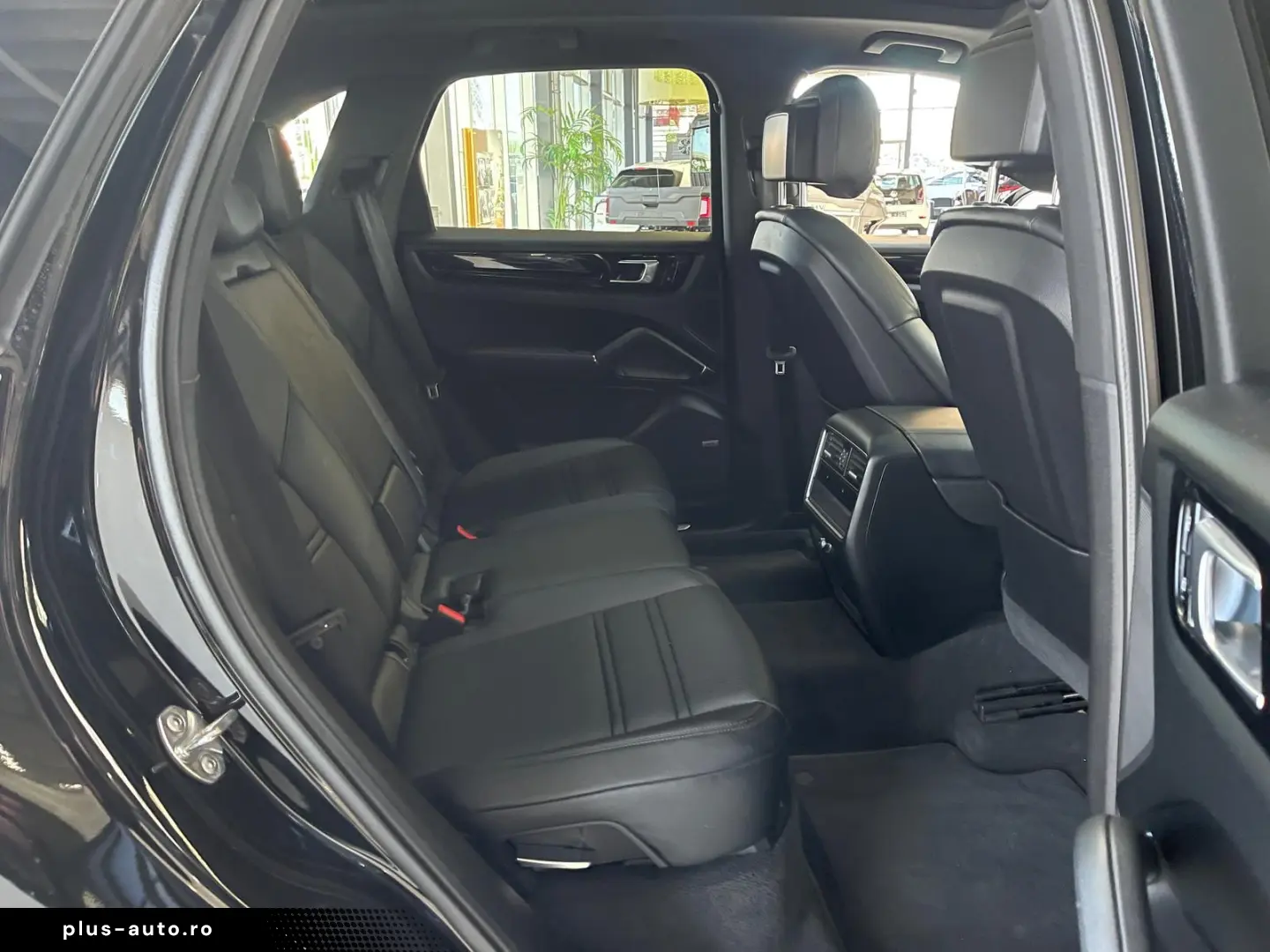 PORSCHE Cayenne PHEV Leder LED Pano Kamera Bose