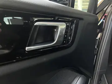 PORSCHE Cayenne PHEV Leder LED Pano Kamera Bose
