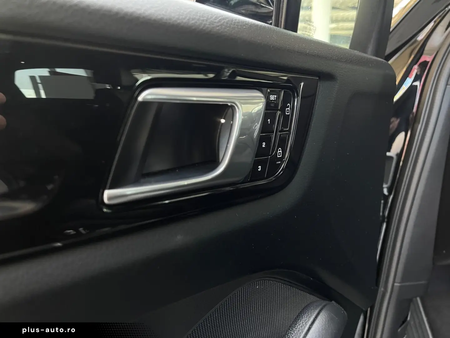 PORSCHE Cayenne PHEV Leder LED Pano Kamera Bose