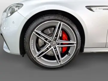 MERCEDES-BENZ AMG E 63 S 4M  Night Pano