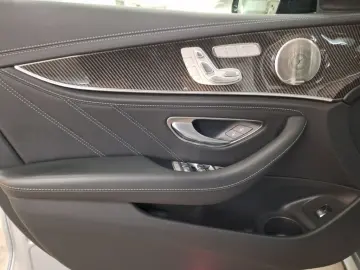 MERCEDES-BENZ AMG E 63 S 4M  Night Pano