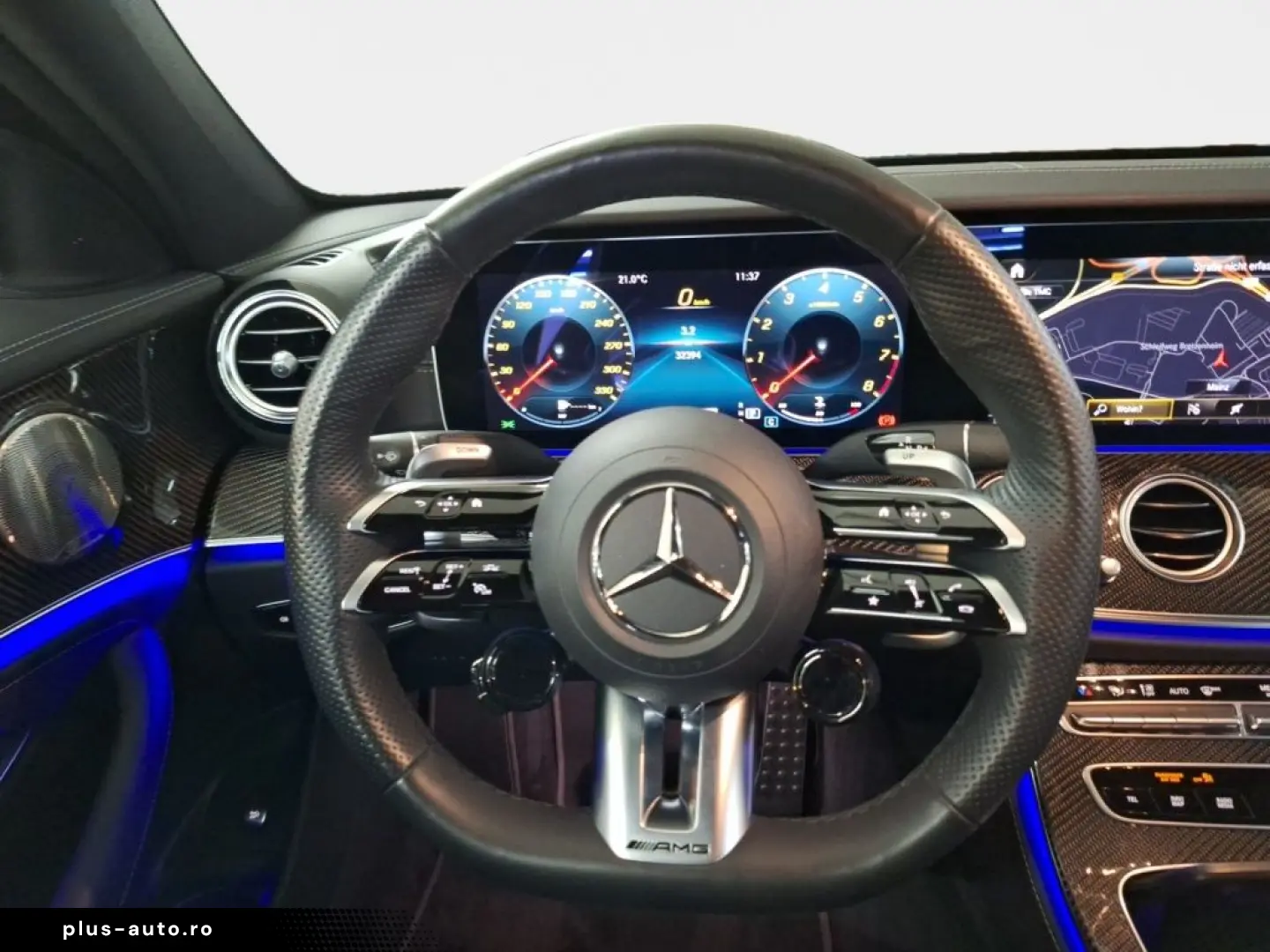 MERCEDES-BENZ AMG E 63 S 4M  Night Pano