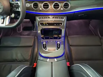MERCEDES-BENZ AMG E 63 S 4M  Night Pano