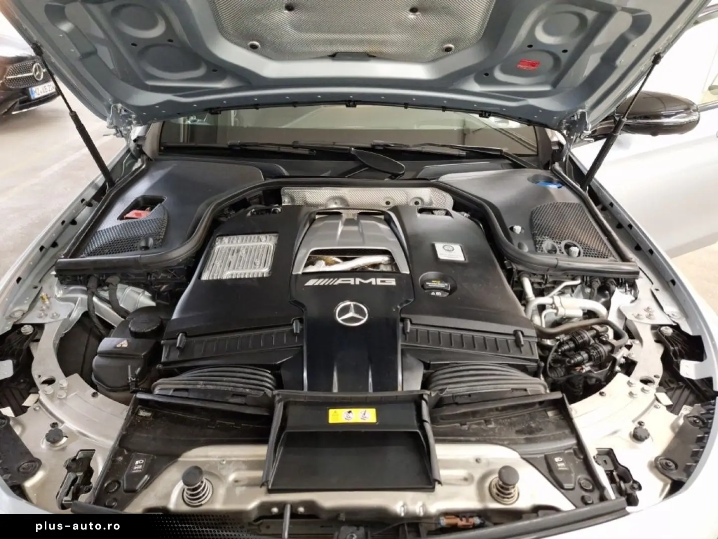 MERCEDES-BENZ AMG E 63 S 4M  Night Pano