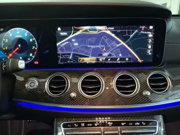 MERCEDES-BENZ AMG E 63 S 4M  Night Pano