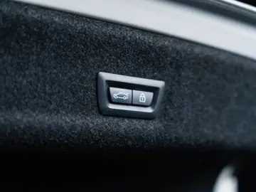 BMW M3 Comp Xdrive HUD 360 H&K Laser Vent Sitze DA