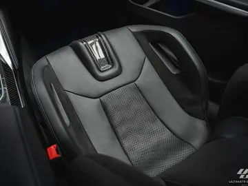 BMW M3 Competition  Carbon Pack Carbon Sitze YIDO...
