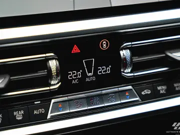BMW M3 Competition  Carbon Pack Carbon Sitze YIDO...