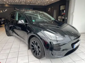 TESLA Model Y Basis RWD Garantie 1.Hand