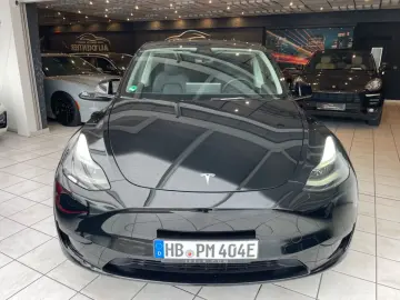 TESLA Model Y Basis RWD Garantie 1.Hand