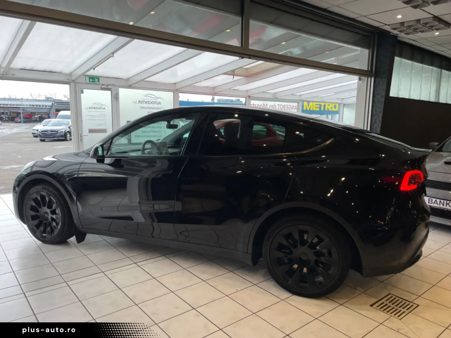 TESLA Model Y Basis RWD Garantie 1.Hand
