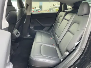 TESLA Model Y Basis RWD Garantie 1.Hand