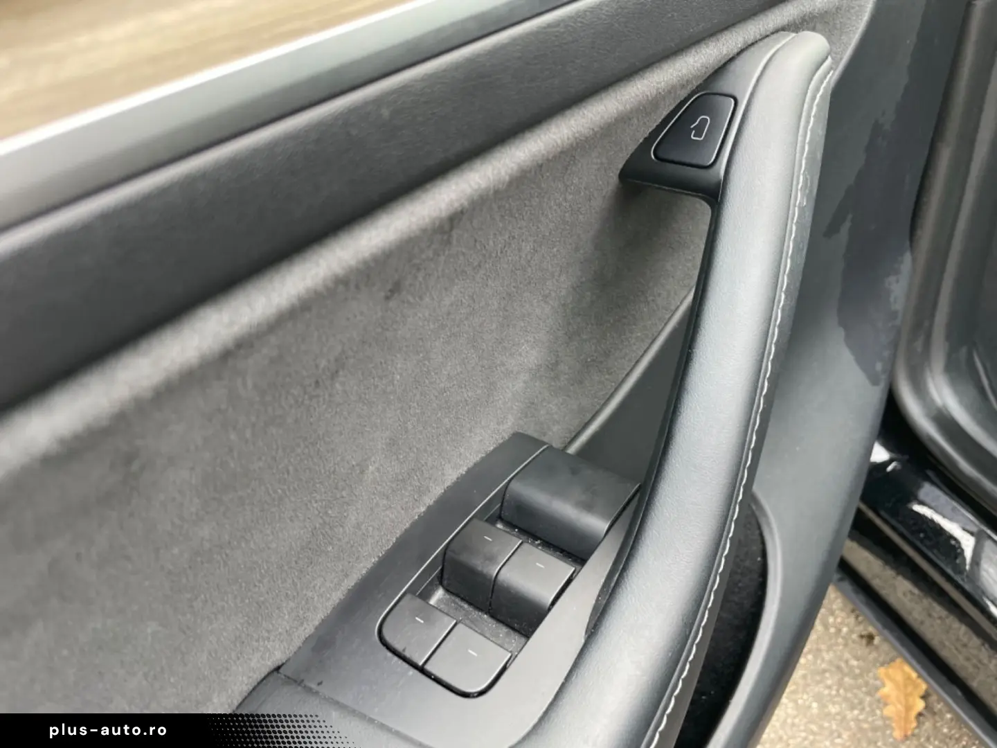 TESLA Model Y Basis RWD Garantie 1.Hand