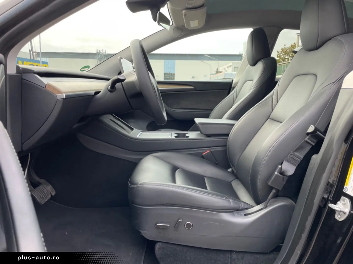 TESLA Model Y Basis RWD Garantie 1.Hand