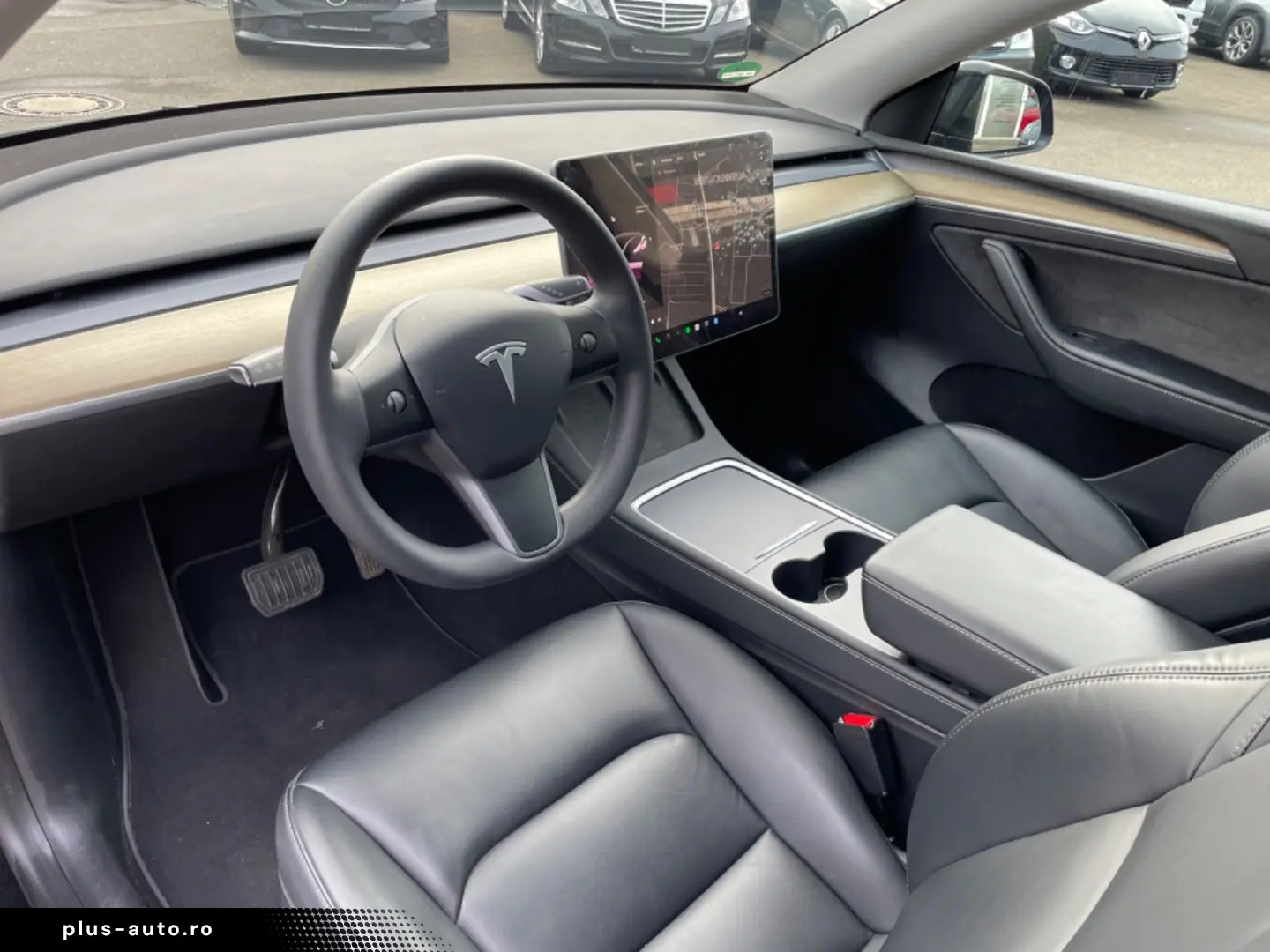TESLA Model Y Basis RWD Garantie 1.Hand