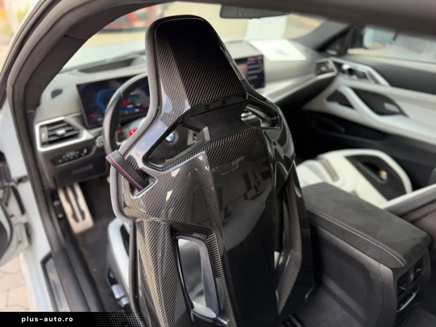 BMW M4 Competition WideScreen Snake Eyes Bucket Seat