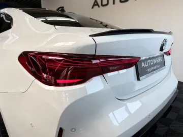 BMW M4 Coupe Competition HUD KAMERA H&R
