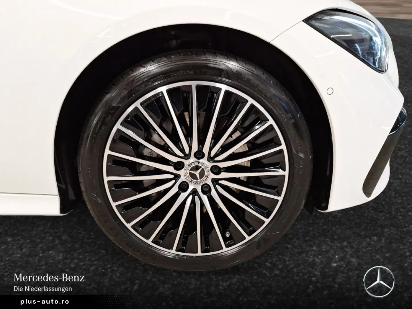 MERCEDES-BENZ CLE 300 e AMG Adv  Pano Burm3D Winter Digital