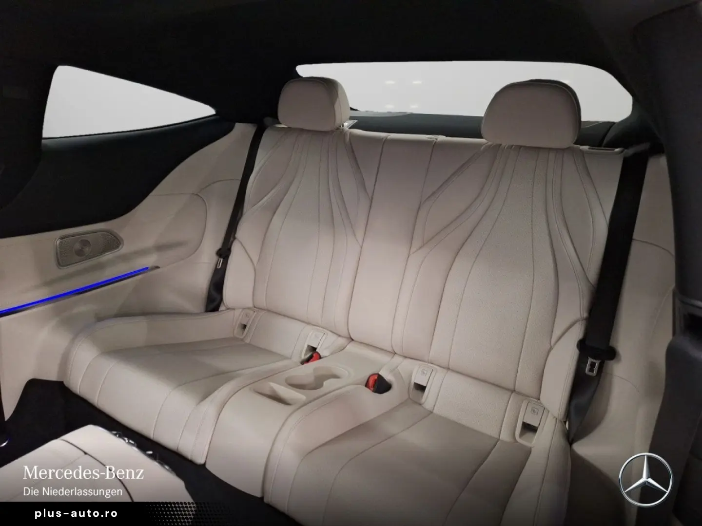 MERCEDES-BENZ CLE 300 e AMG Adv  Pano Burm3D Winter Digital