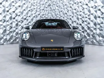 PORSCHE 911 Carrera 4 GTS  Aerokit  Lift