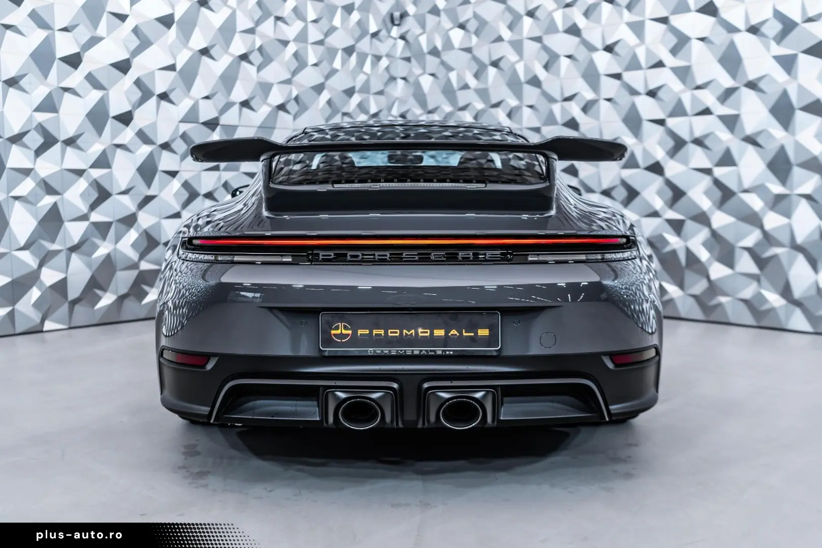 PORSCHE 911 Carrera 4 GTS  Aerokit  Lift
