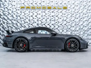 PORSCHE 911 Carrera 4 GTS  Aerokit  Lift