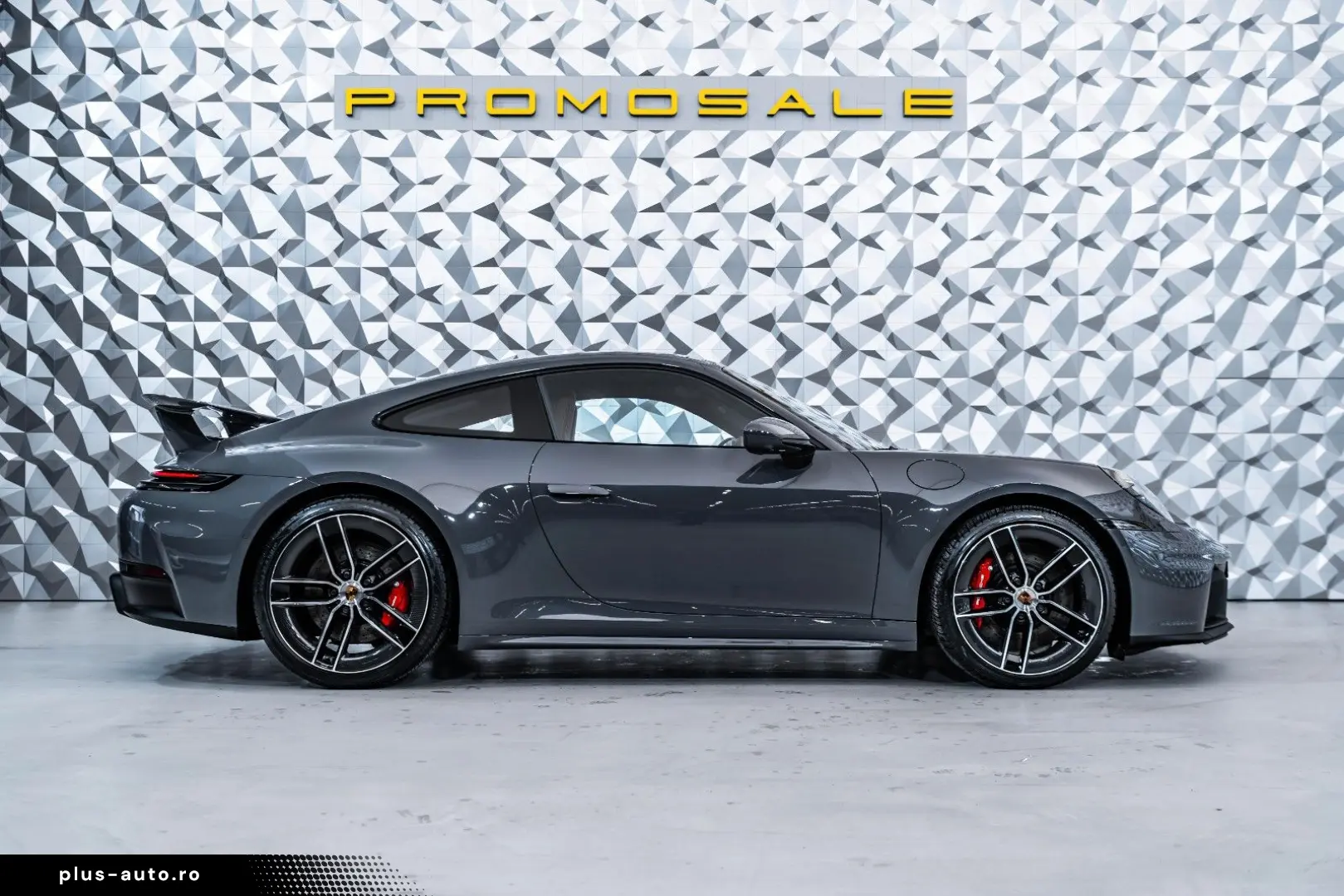 PORSCHE 911 Carrera 4 GTS  Aerokit  Lift
