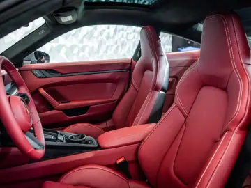 PORSCHE 911 Carrera 4 GTS  Aerokit  Lift