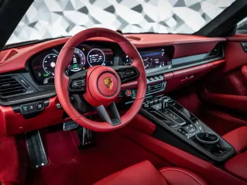 PORSCHE 911 Carrera 4 GTS  Aerokit  Lift