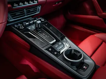 PORSCHE 911 Carrera 4 GTS  Aerokit  Lift