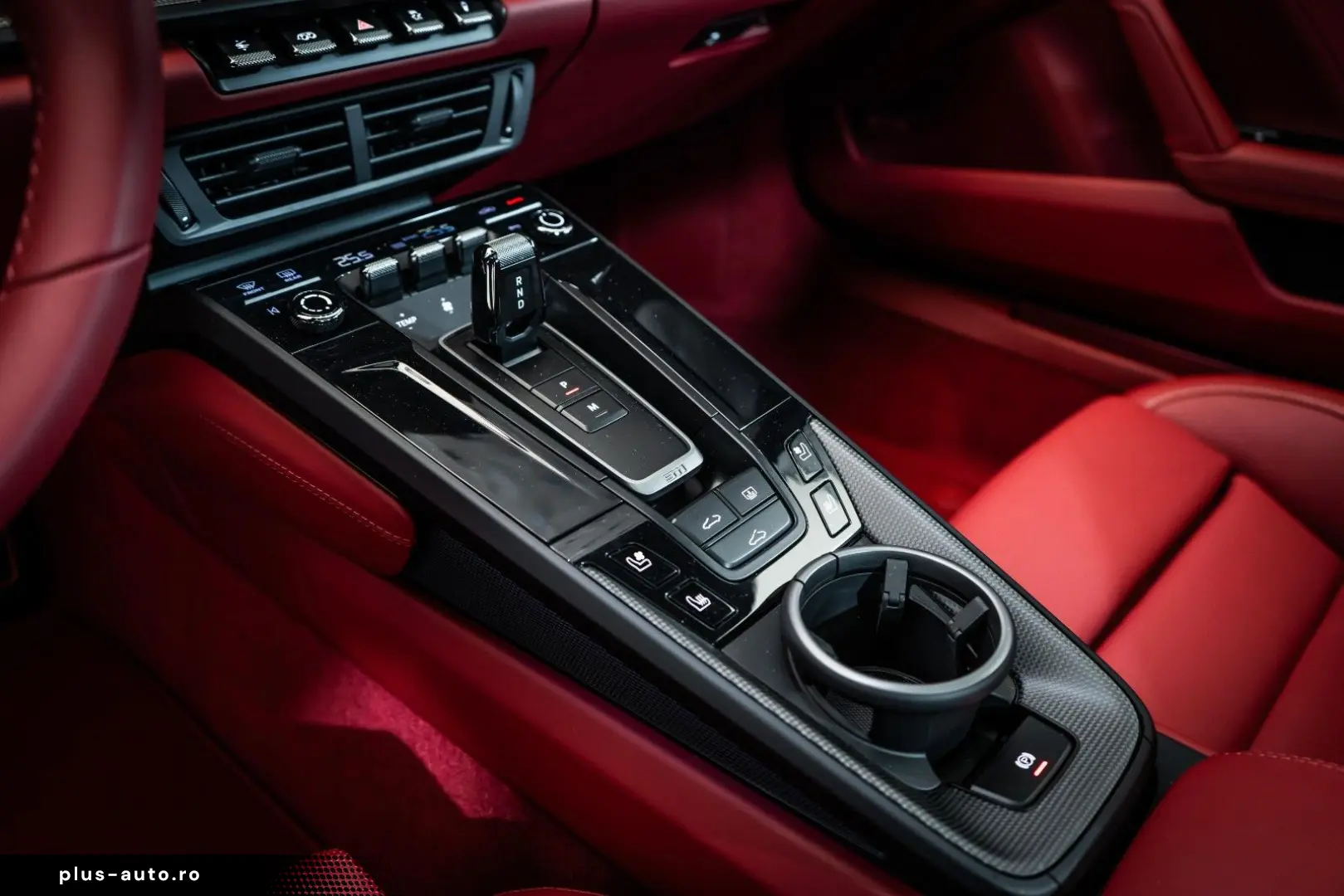 PORSCHE 911 Carrera 4 GTS  Aerokit  Lift