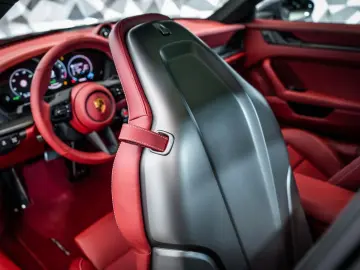 PORSCHE 911 Carrera 4 GTS  Aerokit  Lift