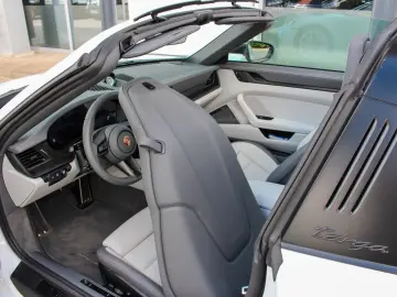 PORSCHE Targa 4 GTS    BURMESTER   MATRIX    CHRONO