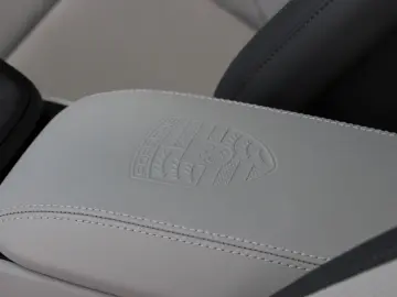 PORSCHE Targa 4 GTS    BURMESTER   MATRIX    CHRONO