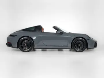 PORSCHE 911 Targa 4 GTS   Int. Carbon   Lift   HD Matrix