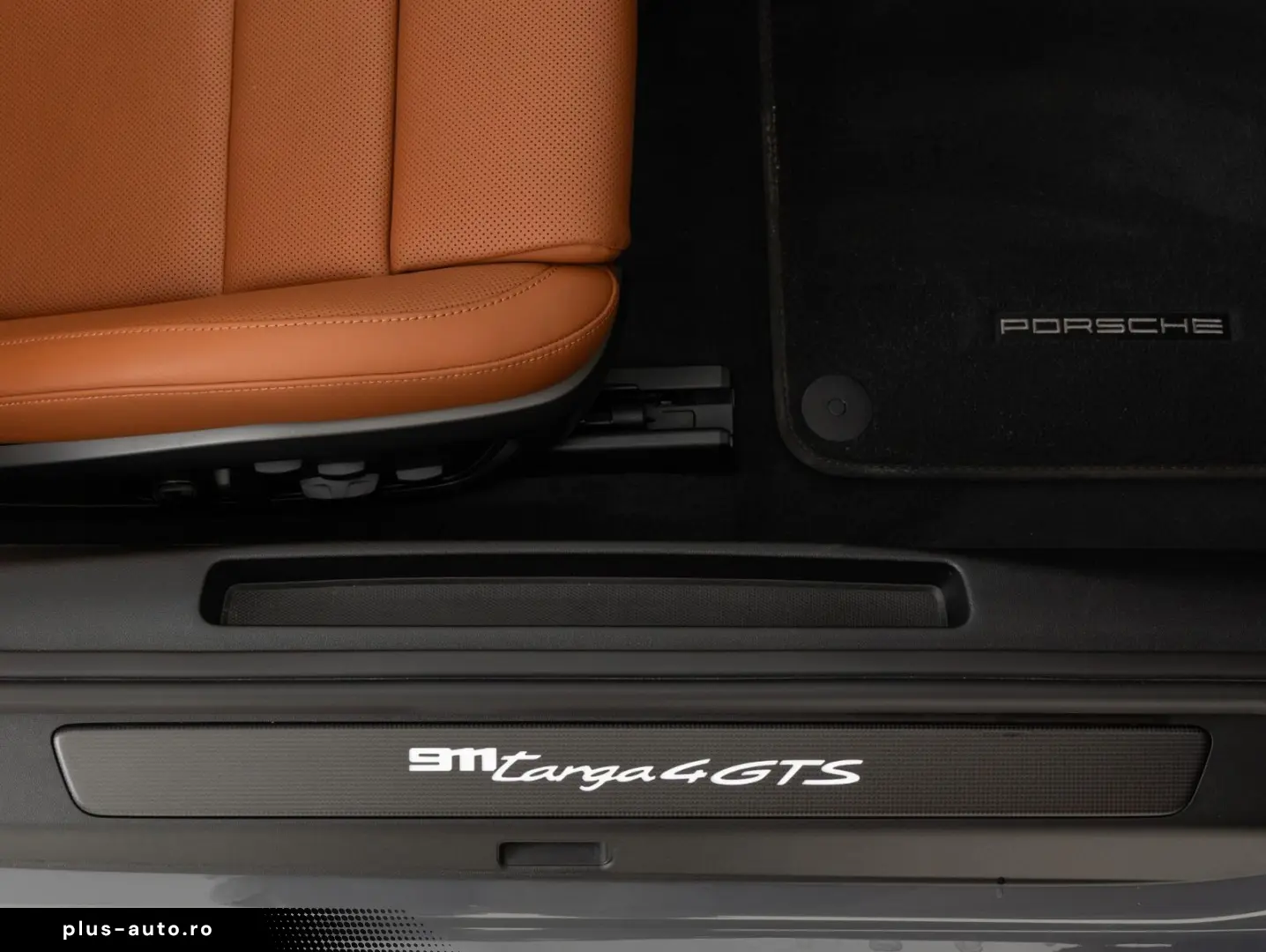 PORSCHE 911 Targa 4 GTS   Int. Carbon   Lift   HD Matrix