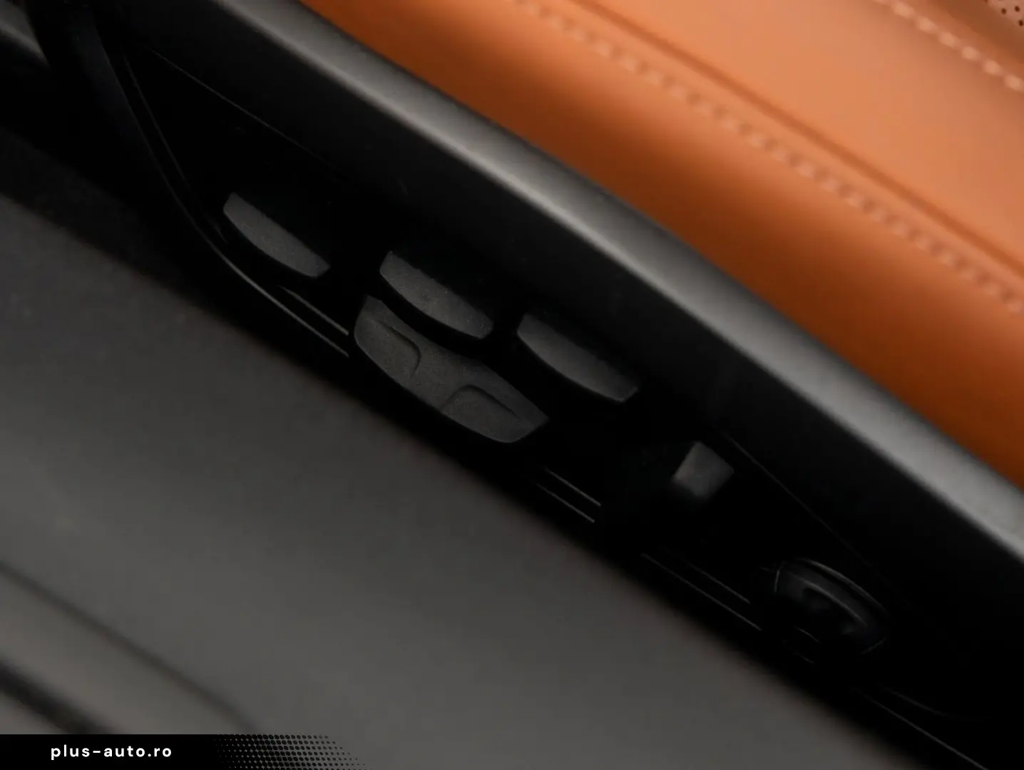 PORSCHE 911 Targa 4 GTS   Int. Carbon   Lift   HD Matrix