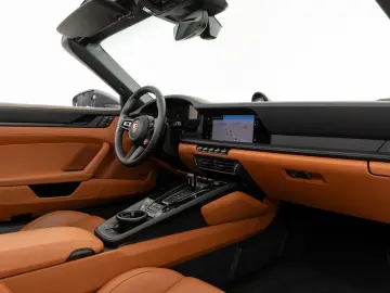 PORSCHE 911 Targa 4 GTS   Int. Carbon   Lift   HD Matrix