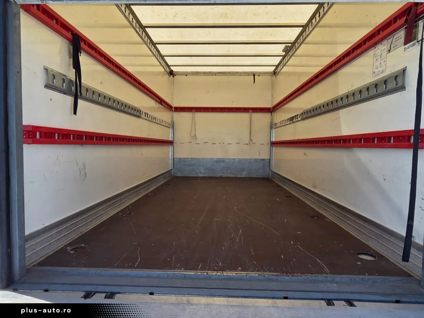 IVECO NEW DAILY CUB L=4.10M   LIFT HIDRAULIC