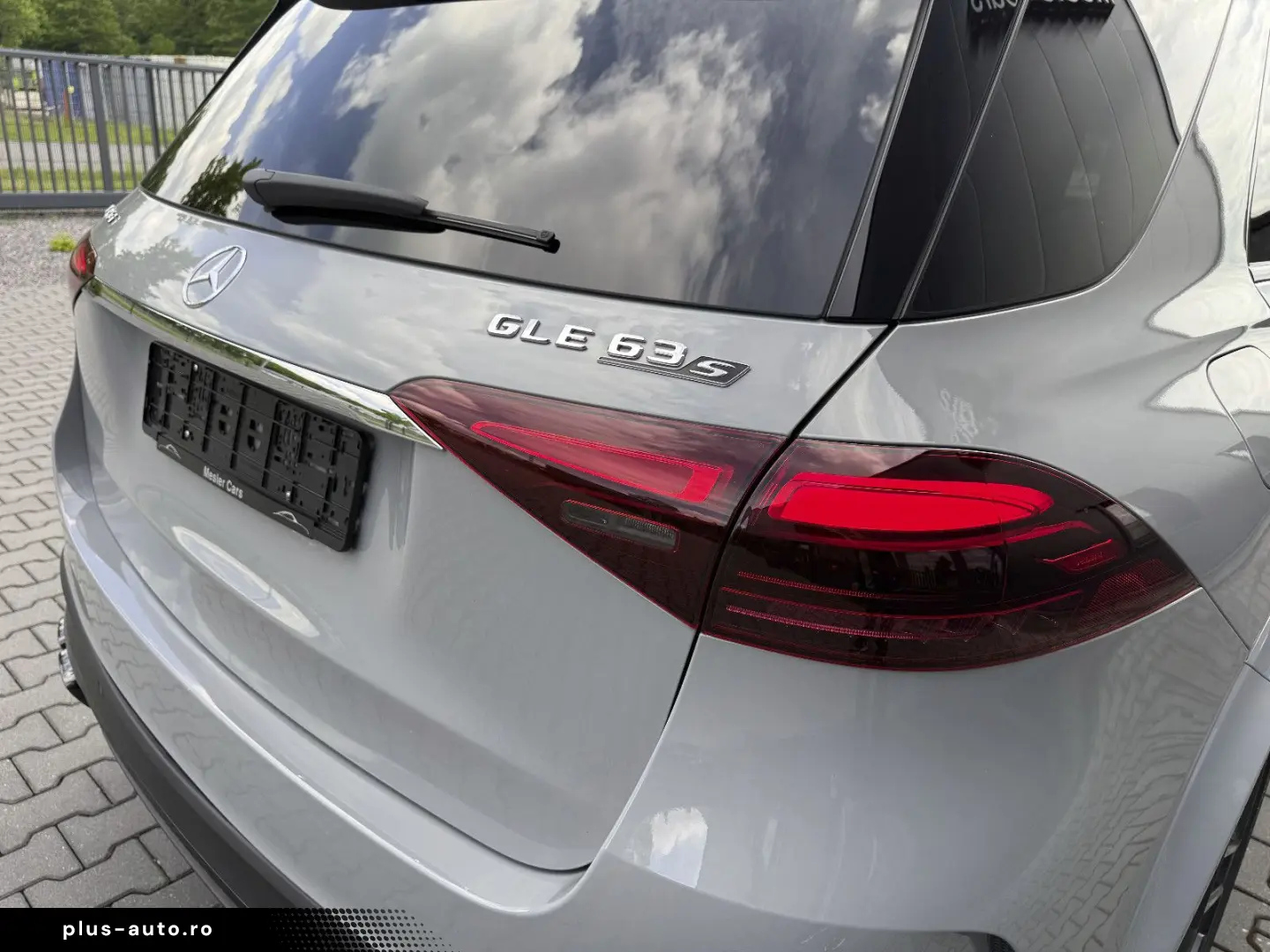 MERCEDES-BENZ GLE 63 S AMG Panor Distron 360K Carbon