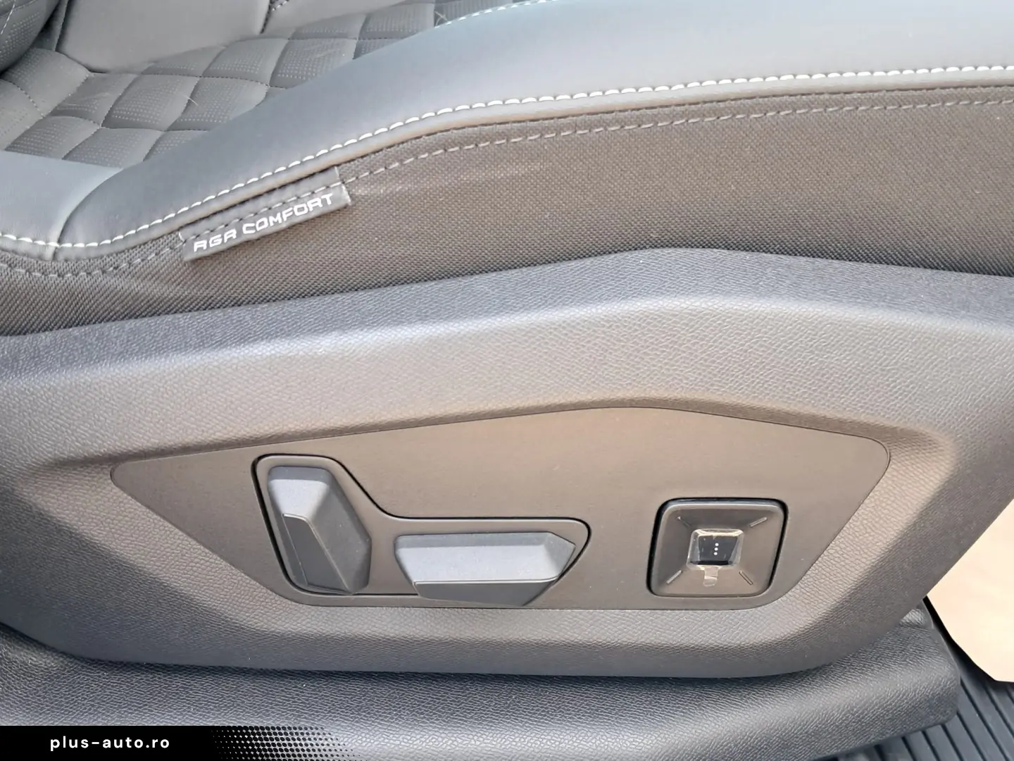 NOUL PEUGEOT 3008 SUV GT 1.2 HYBRID 136 CP