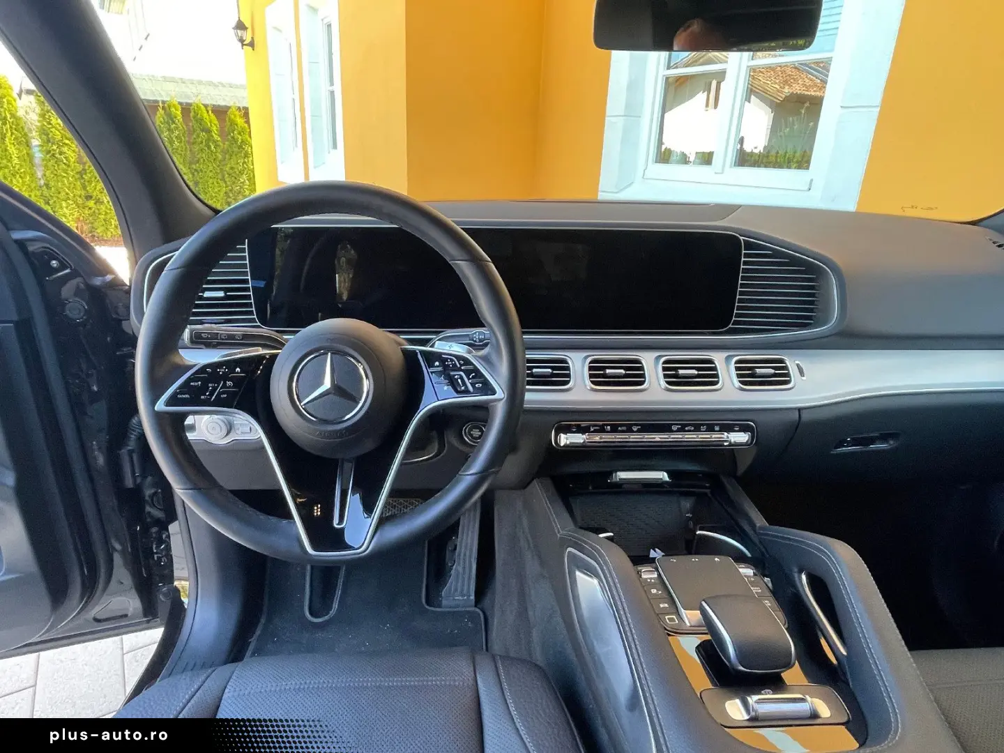 MERCEDES-BENZ GLE 300 d 4M-Pano-AHK-Standheizung