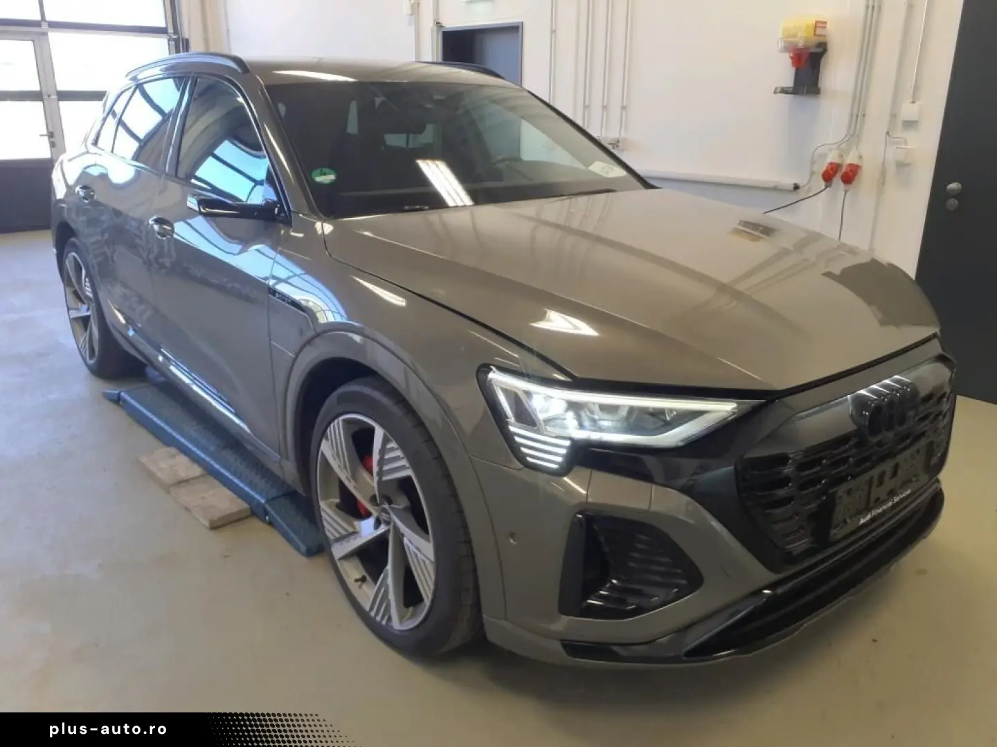 AUDI Q8 e-tron 50 quattro S line 101T¤