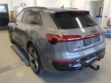AUDI Q8 e-tron 50 quattro S line 101T¤