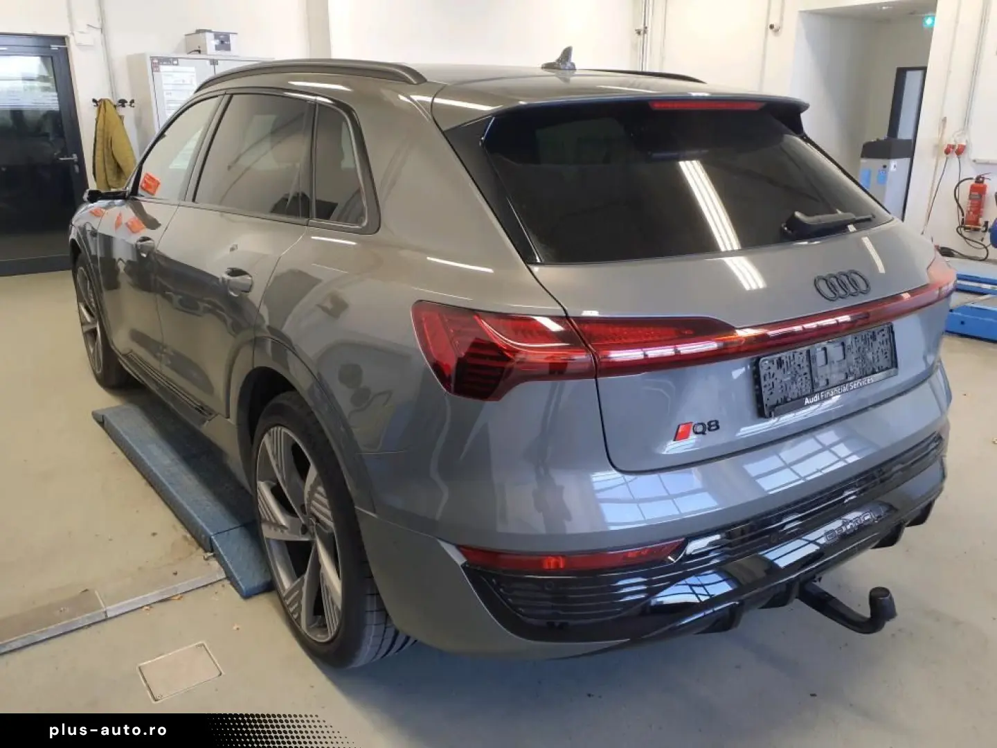AUDI Q8 e-tron 50 quattro S line 101T¤