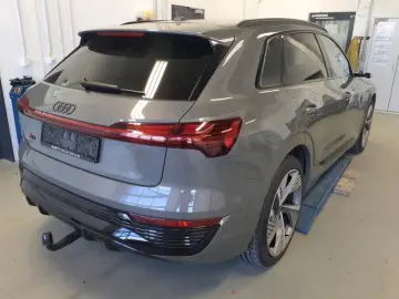AUDI Q8 e-tron 50 quattro S line 101T¤