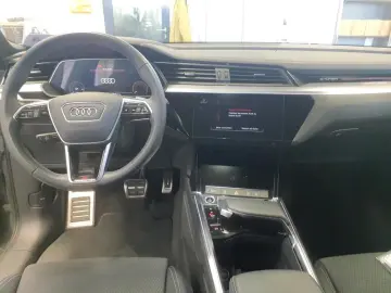 AUDI Q8 e-tron 50 quattro S line 101T¤